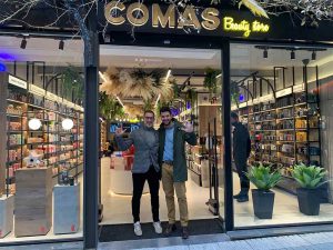 Nuevo concepto de tienda de Comas - Caja