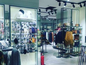 Descubre cómo desarrollamos los últimos conceptos de tienda de Parfois - V6 Espacio